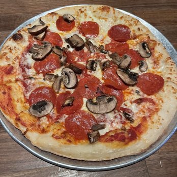 Yard House - Appetizer Pizza - New American Near Me - Honolulu, Hawaii Yard House - Appetizer Pizza - New American Near Me - Honolulu, Hawaii