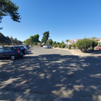 Lakeshore Park - Parking lot - Parks Near Me - Newark, California