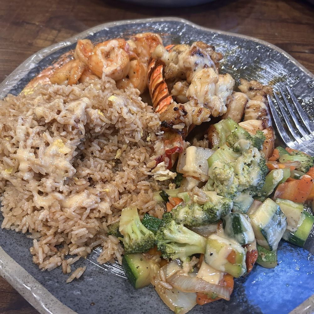 (D) Seafood Lovers Hibachi Combo (D) Seafood Lovers Hibachi Combo