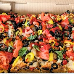 Jolly’s Pizza - Through the garden Neapolitan