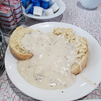Beeps Diner - Biscuit and gravy - Diners Near Me - Simi Valley, California