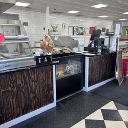 Currituck Meat Market - Food counter