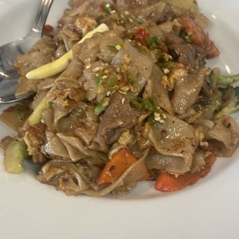 B & K Asian Kitchen - Thai Near Me - Fresno, California