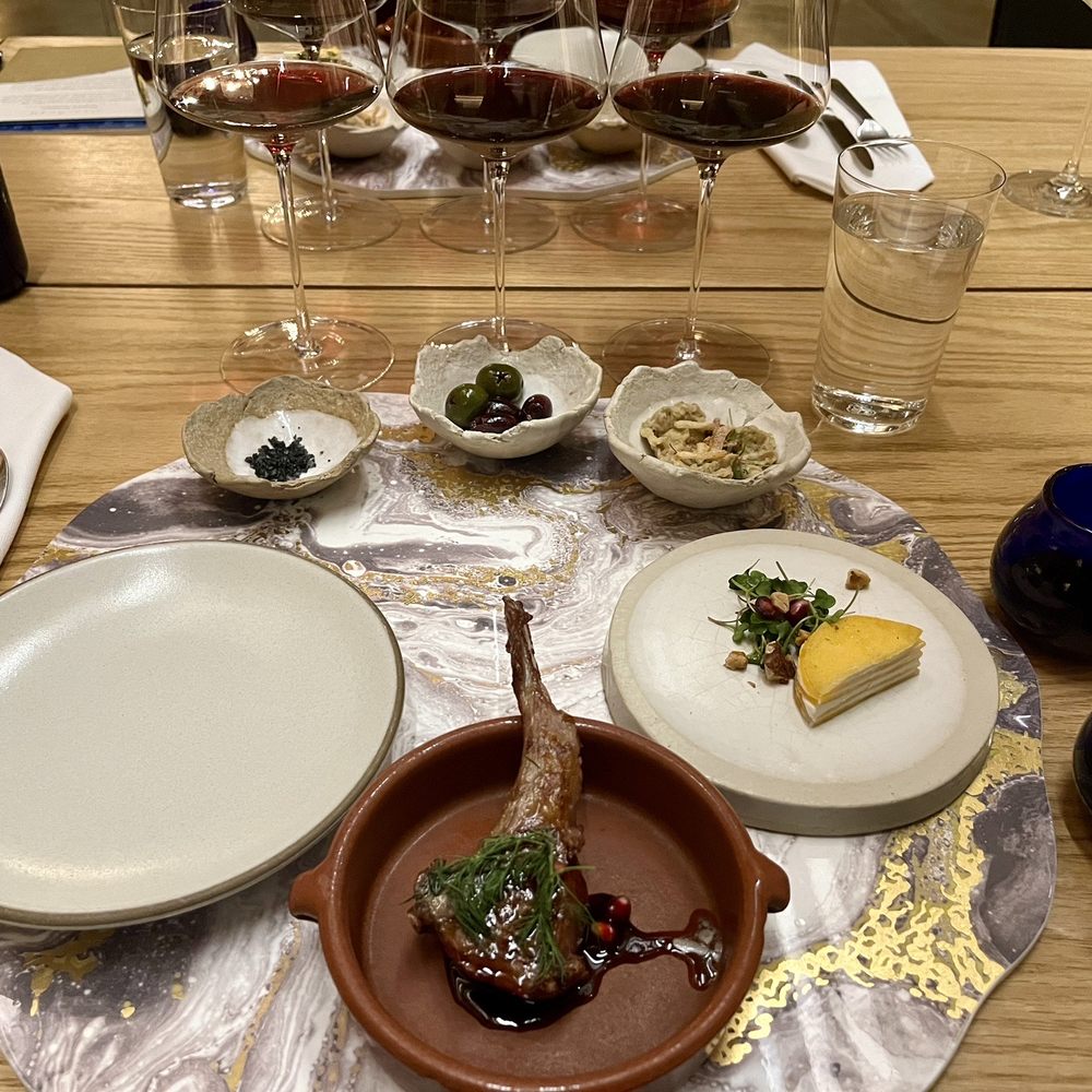 Darioush Winery - Tasting room with food pairings - Wineries Near Me - Napa, California Darioush Winery - Tasting room with food pairings - Wineries Near Me - Napa, California