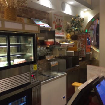 Pecoshitas - Juicing station. They also have frozen lemonades - Coffee & Tea Near Me - Jackson Heights, New York