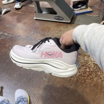 FLEET FEET - Updated February 2026 - 224 Photos & 588 Reviews - 2311 J