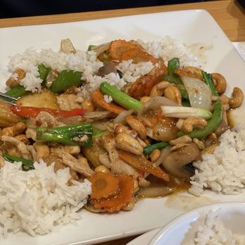Thai Thai Cuisine - Cashew Nut - Asian Fusion Near Me - Indianapolis, Indiana