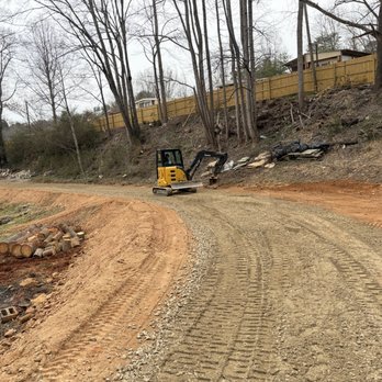 Sucree Construction - Grading in driveway for local customer - Septic Services Near Me - Barnardsville, North Carolina Sucree Construction - Grading in driveway for local customer - Septic Services Near Me - Barnardsville, North Carolina