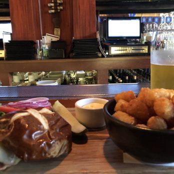Schroeder's - Schroeder's Burger and tots - Pubs Near Me - San Francisco, California Schroeder's - Schroeder's Burger and tots - Pubs Near Me - San Francisco, California