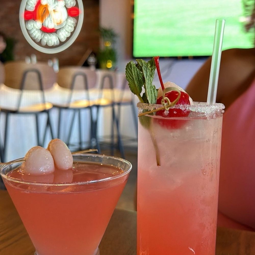 Lychee martini and lychee rose Lychee martini and lychee rose