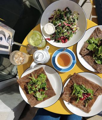 The Yellow Table Café by null