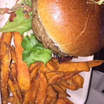 Cineplex Cinemas Markham and VIP - California burger with sweet potato fries - Cinema Near Me - Markham, Ontario