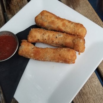 Talon Bar - Mozzarella sticks which were more like cheese eggrolls - Bars Near Me - Brooklyn, New York