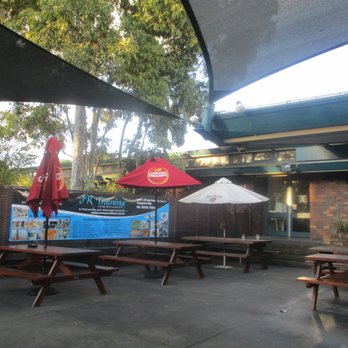Burvale Hotel - Beer Garden - Hotels Near Me - Nunawading, VIC