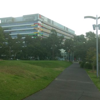Docklands Park - Path - Parks Near Me - Docklands, VIC