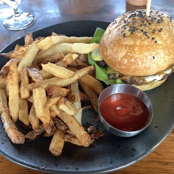 Cambridge Mill - burger - Breakfast & Brunch Near Me - Cambridge, Ontario