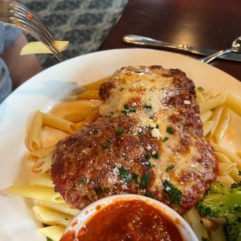 Emma Jayne’s Restaurant - Veal - American Near Me - Clifton Park, New York
