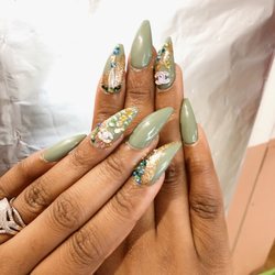 Super Nails