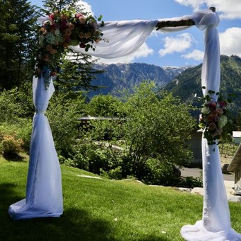 Usurious Wines - a wedding arch in the mountains - Wine Tasting Room Near Me - Leavenworth, Washington Usurious Wines - a wedding arch in the mountains - Wine Tasting Room Near Me - Leavenworth, Washington