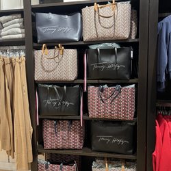 Tommy Hilfiger - Tommy Hilfiger - Nov 2022 Winter product lineup