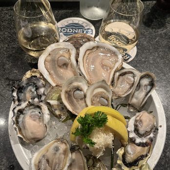 Rodney's Oyster House - Seafood Near Me - Toronto, Ontario