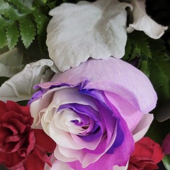 Bouquets Unique Florist - Love the colors of the rose! - Florists Near Me - San Angelo, Texas Bouquets Unique Florist - Love the colors of the rose! - Florists Near Me - San Angelo, Texas