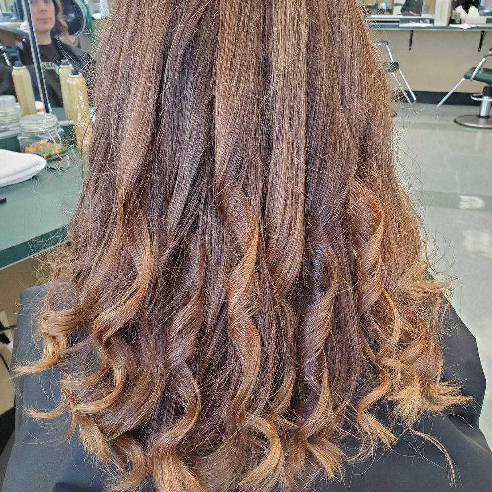 Deep conditioner and thermal curls by Sierra. Deep conditioner and thermal curls by Sierra.