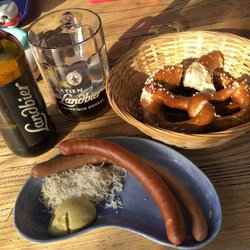 Weisswurstsiederei - Würstel, Brezeln und Landbier