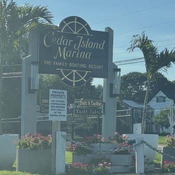 Aqua - Conveniently at the marina - Seafood Near Me - Clinton, Connecticut
