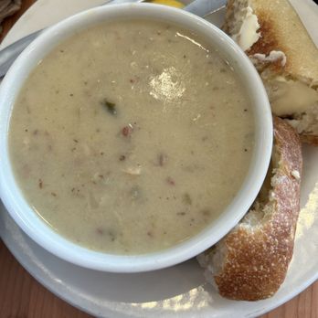 Grand Central Bakery - Cedar Mill - Clam chowder and roll - Breakfast & Brunch Near Me - Portland, Oregon Grand Central Bakery - Cedar Mill - Clam chowder and roll - Breakfast & Brunch Near Me - Portland, Oregon