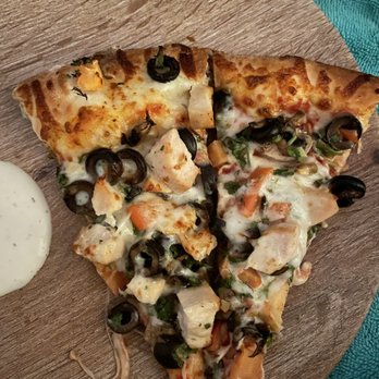 5Star Pizza - Olives, mushrooms, tomatoes, chicken & cilantro. - Pizza Near Me - Visalia, California