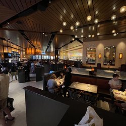 The Cheesecake Factory - Inside dining