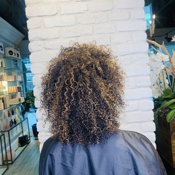 Salon Ethos - Cut and style with full highlights - Hair Salons Near Me - Miami, Florida
