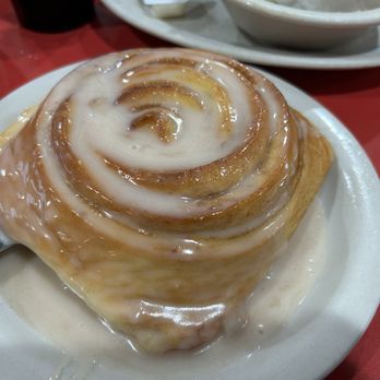 Freeway Cafe - Homemade Cinnamon Roll - too sweet - just no - Diners Near Me - Tulsa, Oklahoma