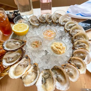 Little Em's Oyster Bar - Happy hour oysters ($2 ea.) - Seafood Near Me - San Antonio, Texas Little Em's Oyster Bar - Happy hour oysters ($2 ea.) - Seafood Near Me - San Antonio, Texas