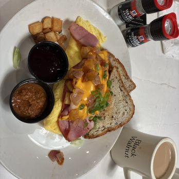 Black Walnut Café - Ham and cheese omelette with veggies - Cafes Near Me - Houston, Texas Black Walnut Café - Ham and cheese omelette with veggies - Cafes Near Me - Houston, Texas