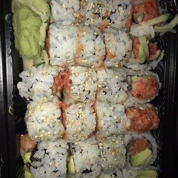 Mizu Ken Sushi - Spicy Tuna Roll a La Carte & Salmon Avocado Roll a La Carte - Japanese Near Me - Bayport, New York Mizu Ken Sushi - Spicy Tuna Roll a La Carte & Salmon Avocado Roll a La Carte - Japanese Near Me - Bayport, New York