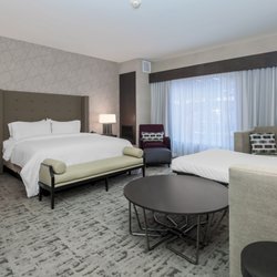DoubleTree by Hilton Evansville