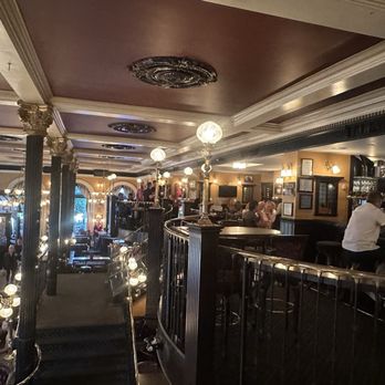 Bard and Banker - Bar area - Pubs Near Me - Victoria, British Columbia Bard and Banker - Bar area - Pubs Near Me - Victoria, British Columbia