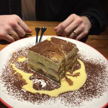 Labriola Ristorante - Oak Brook - Tiramisu! - Pizza Near Me - Oak Brook, Illinois