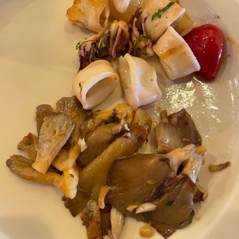 Scalino - FRIED CALAMARI and OYSTER MUSHROOMS - Italian Near Me - Brooklyn, New York Scalino - FRIED CALAMARI and OYSTER MUSHROOMS - Italian Near Me - Brooklyn, New York