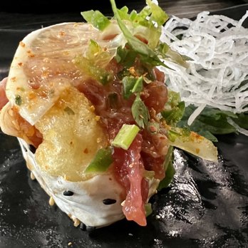 ENSUI SUSHI - Spicy Magic Mike Roll - closeup - Sushi Bars Near Me - Del Mar, California