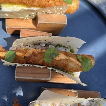 Earls Kitchen + Bar - Sushi tacos - Canadian (New) Near Me - Regina, Saskatchewan Earls Kitchen + Bar - Sushi tacos - Canadian (New) Near Me - Regina, Saskatchewan