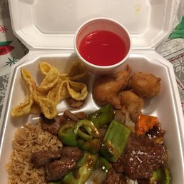 Pepper Steak combo #2 with crab rangoon, sweet sour chicken, fried rice and egg drop soup.