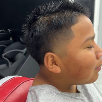 Sky Cuts - No Ski Mid Taper - Barbers Near Me - Costa Mesa, California Sky Cuts - No Ski Mid Taper - Barbers Near Me - Costa Mesa, California
