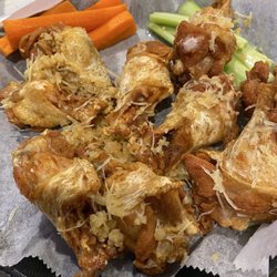 Pirate's Well Restaurant & Bar - Parmesan garlic wings
