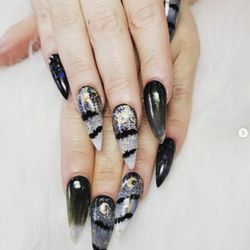 Vivid Nails Wilsonville