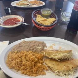 Laredo's Bakery & Restaurant - Taco plate