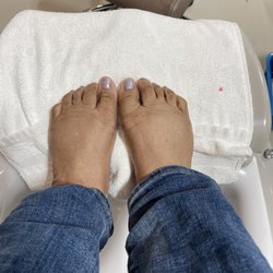 Central Nails - Gel pedicure