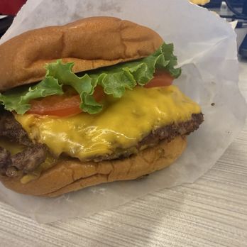 Shake Shack West Loop - Burgers Near Me - Chicago, Illinois